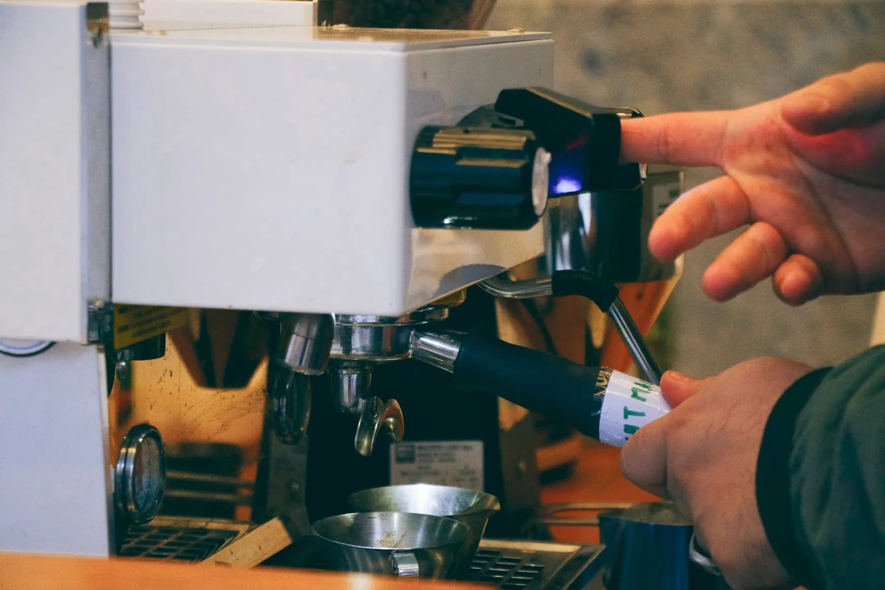 321 N Clark Hines Coffee Social Espresso Machine Pour Button